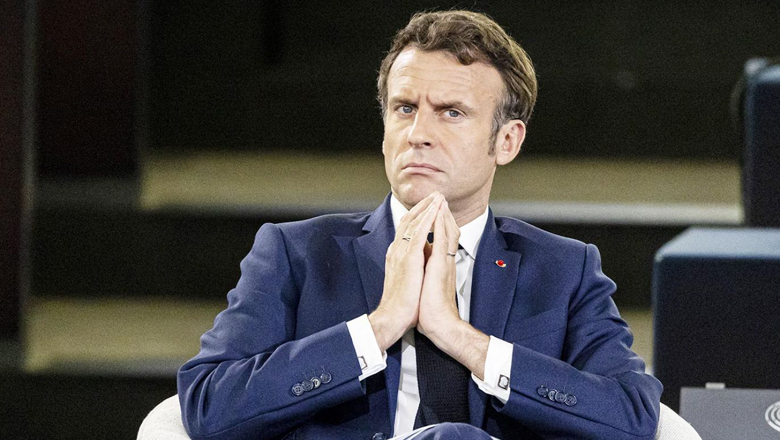 Tổng thống Pháp vào phòng thay đồ ăn mừng, muốn HLV Deschamps ở lại sau World Cup - Ảnh 1