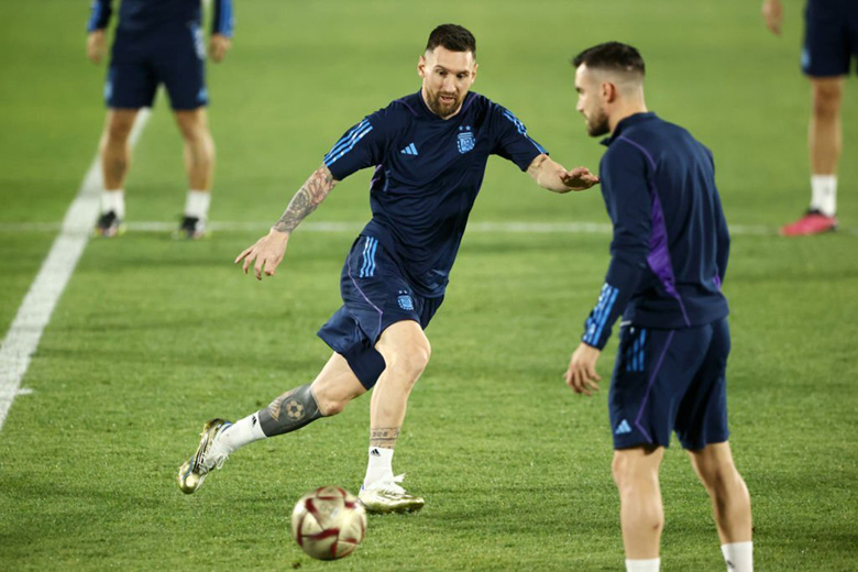 Messi tươi cười tập luyện cùng cả đội trước trận chung kết - Ảnh 2