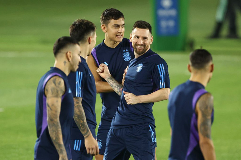 Messi tươi cười tập luyện cùng cả đội trước trận chung kết - Ảnh 3