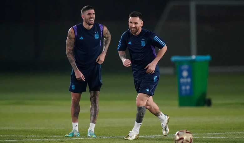 Messi tươi cười tập luyện cùng cả đội trước trận chung kết - Ảnh 6