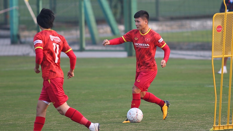 Quang Hải tập buổi đầu cùng ĐT Việt Nam, nói thẳng lý do trở về đá AFF Cup 2022 - Ảnh 1