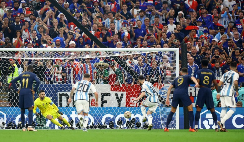 Messi mở tỷ số ở trận chung kết, đi vào lịch sử World Cup - Ảnh 1