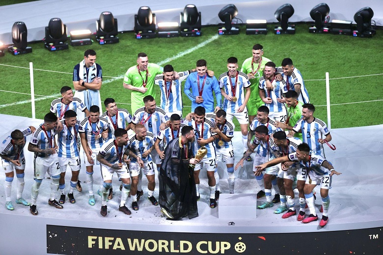 Argentina trở thành đội thứ 2 trong lịch sử vô địch World Cup dù thua trận ra quân - Ảnh 2