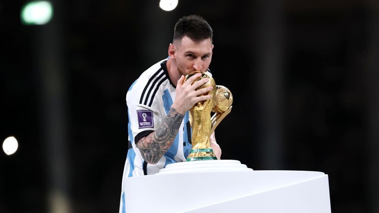 Chùm ảnh Messi cùng dàn sao Argentina nâng cao chức vô địch World Cup 2022 - Ảnh 5
