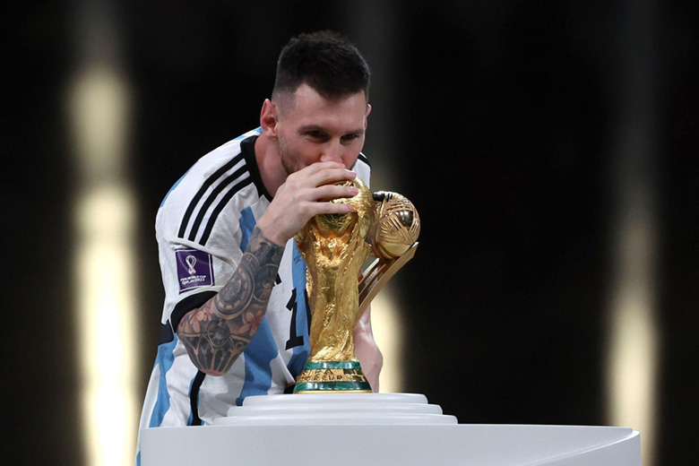 Messi làm nên lịch sử khi giành Quả bóng vàng World Cup 2022 - Ảnh 2