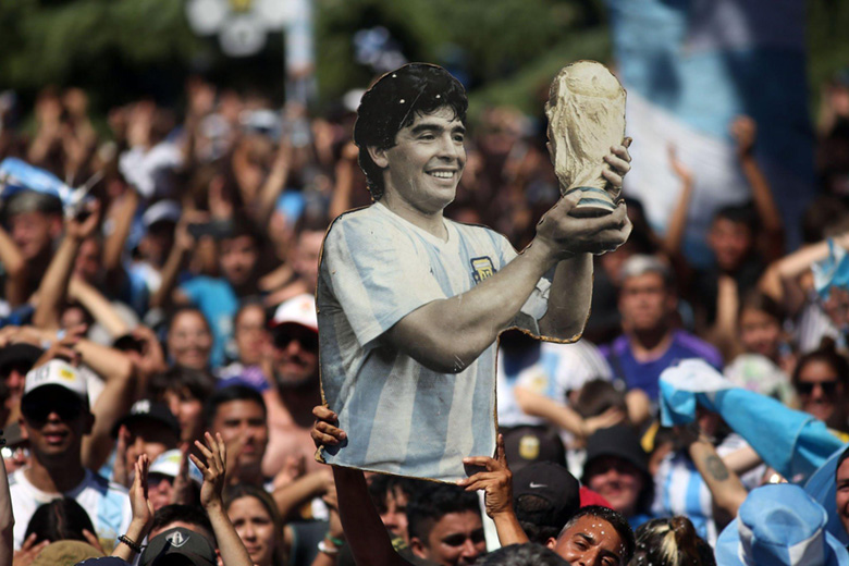 Người dân Argentina 'điên cuồng' ăn mừng chức vô địch World Cup đầu tiên sau 36 năm - Ảnh 11