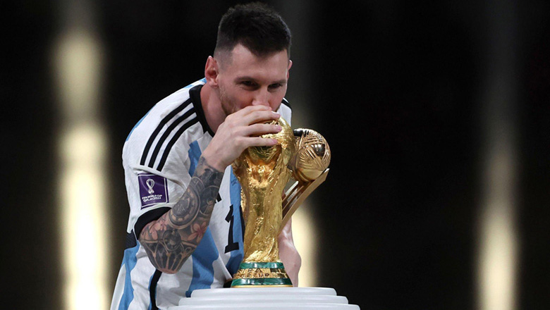 Messi ngủ cùng cúp vàng thế giới, say sưa với chức vô địch World Cup - Ảnh 3