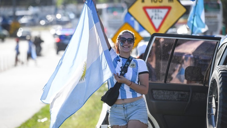 Tổng thống Argentina cho cả nước nghỉ 1 ngày mừng chức vô địch World Cup 2022 - Ảnh 1