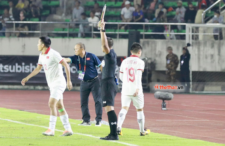 TRỰC TIẾP Việt Nam 1-0 Lào: Quang Hải rời sân sớm - Ảnh 14