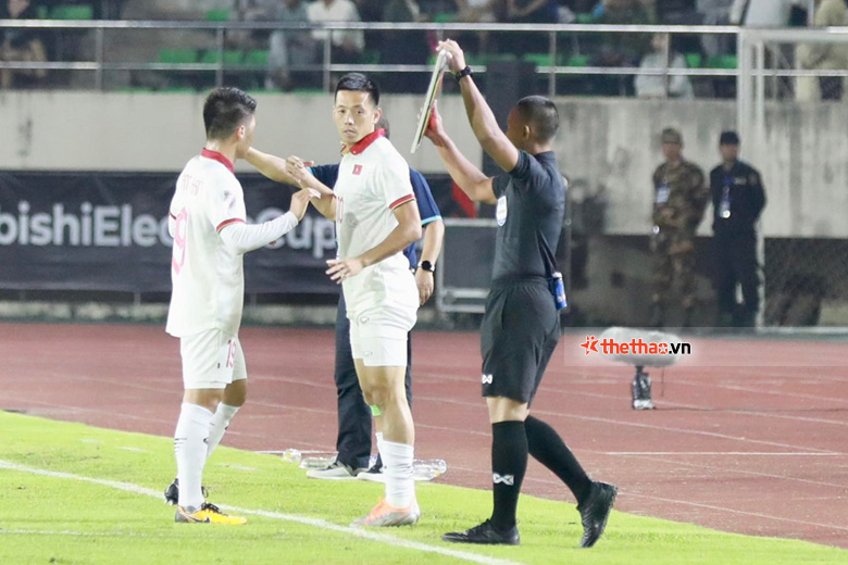 TRỰC TIẾP Việt Nam 1-0 Lào: Quang Hải rời sân sớm - Ảnh 15