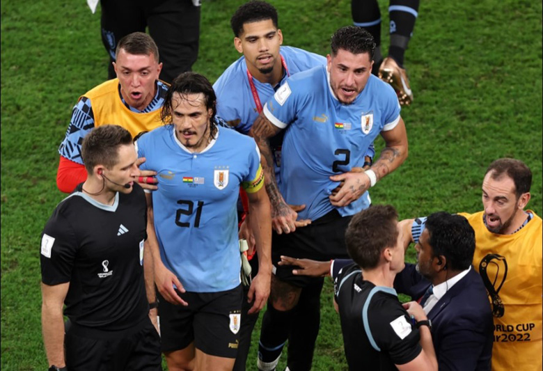 Cavani và dàn sao Uruguay đối mặt với án treo giò 6 tháng - Ảnh 1