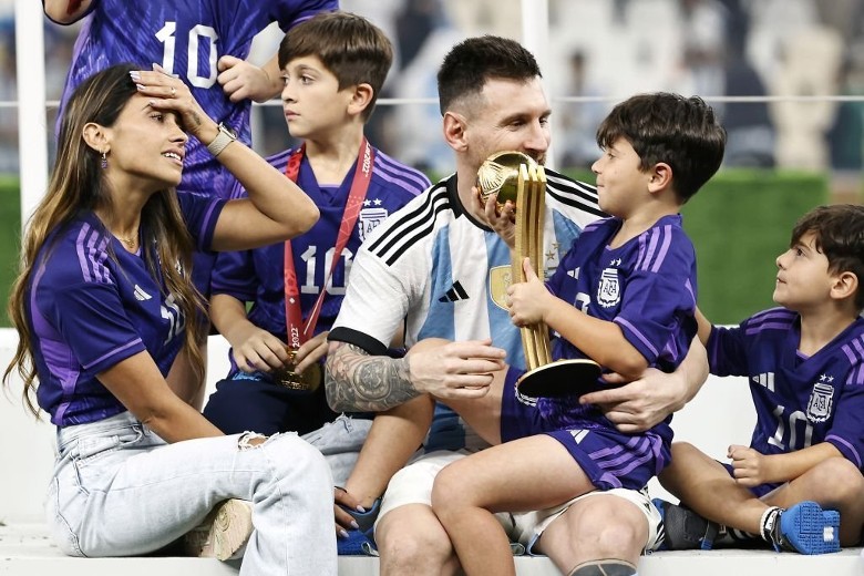 Con trai Messi gây sốt với màn phô diễn kỹ năng đi bóng sau trận chung kết World Cup 2022 - Ảnh 2