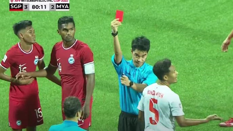 Thẻ đỏ đầu tiên xuất hiện tại AFF Cup 2022 - Ảnh 1