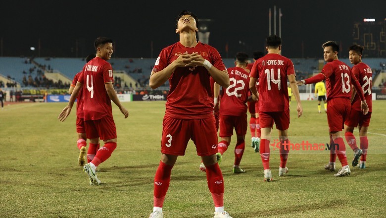 Quế Ngọc Hải ăn mừng theo kiểu của Ronaldo sau bàn thắng từ chấm 11m vào lưới Malaysia - Ảnh 1