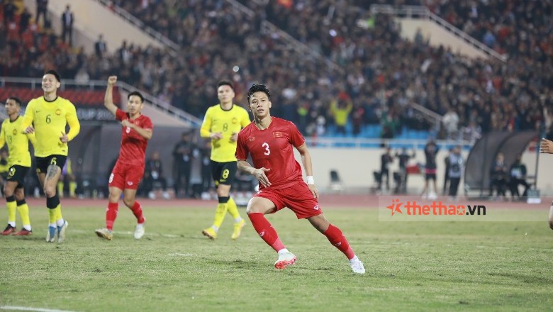Quế Ngọc Hải ăn mừng theo kiểu của Ronaldo sau bàn thắng từ chấm 11m vào lưới Malaysia - Ảnh 3