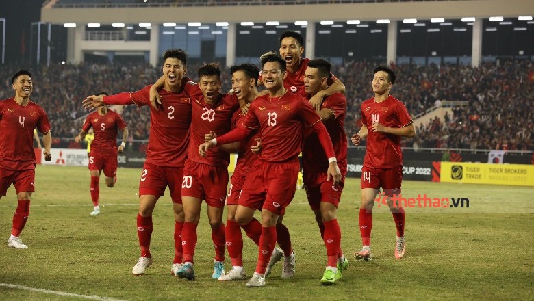 Quế Ngọc Hải ăn mừng theo kiểu của Ronaldo sau bàn thắng từ chấm 11m vào lưới Malaysia - Ảnh 5