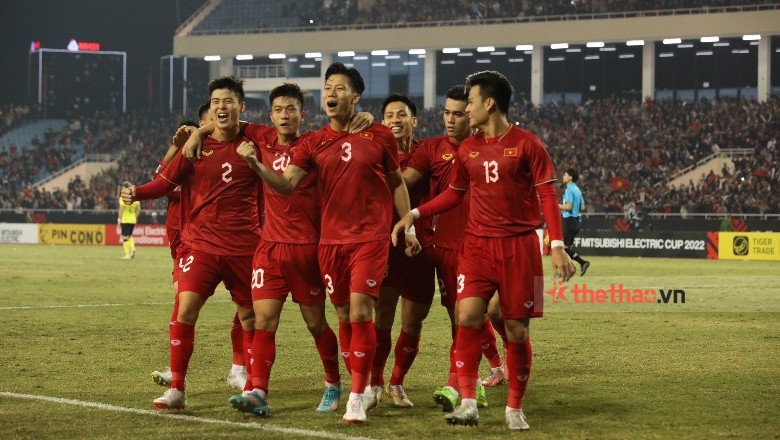 Quế Ngọc Hải ăn mừng theo kiểu của Ronaldo sau bàn thắng từ chấm 11m vào lưới Malaysia - Ảnh 6