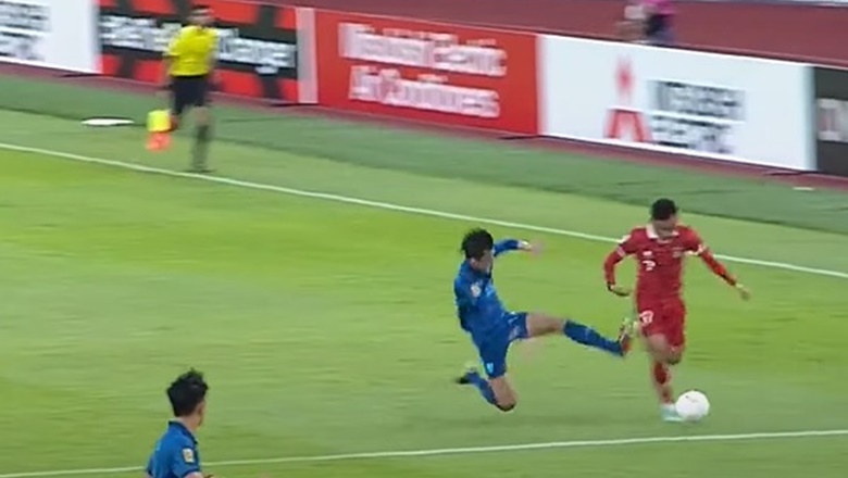 Cầu thủ Thái Lan triệt hạ đồng nghiệp Indonesia, nhận thẻ đỏ trực tiếp - Ảnh 1