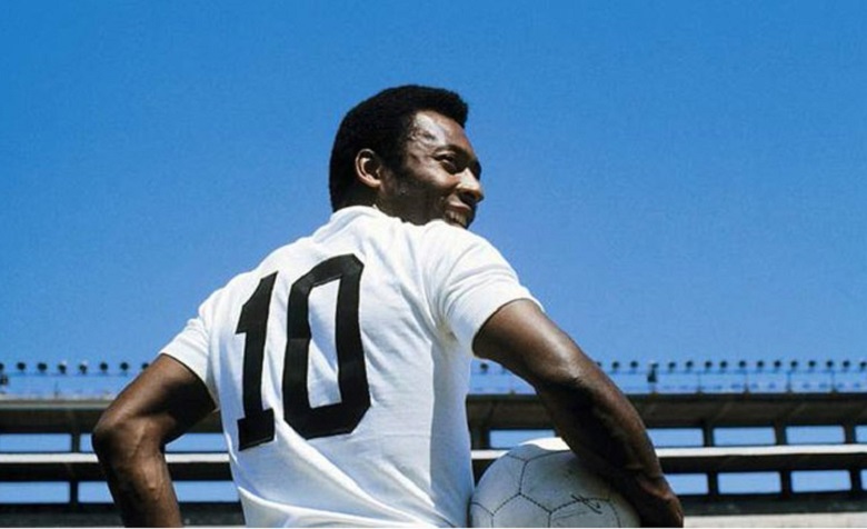 Gia đình Pele yêu cầu Santos treo áo số 10 - Ảnh 2