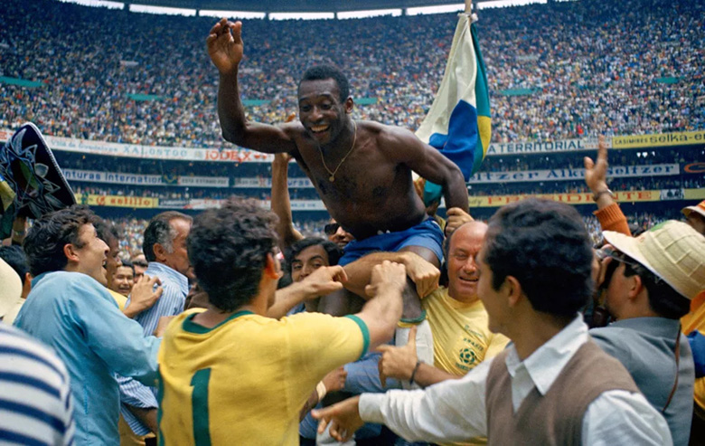 Sự nghiệp Pele qua ảnh: Từ cậu bé thần đồng đến Vua bóng đá - Ảnh 12