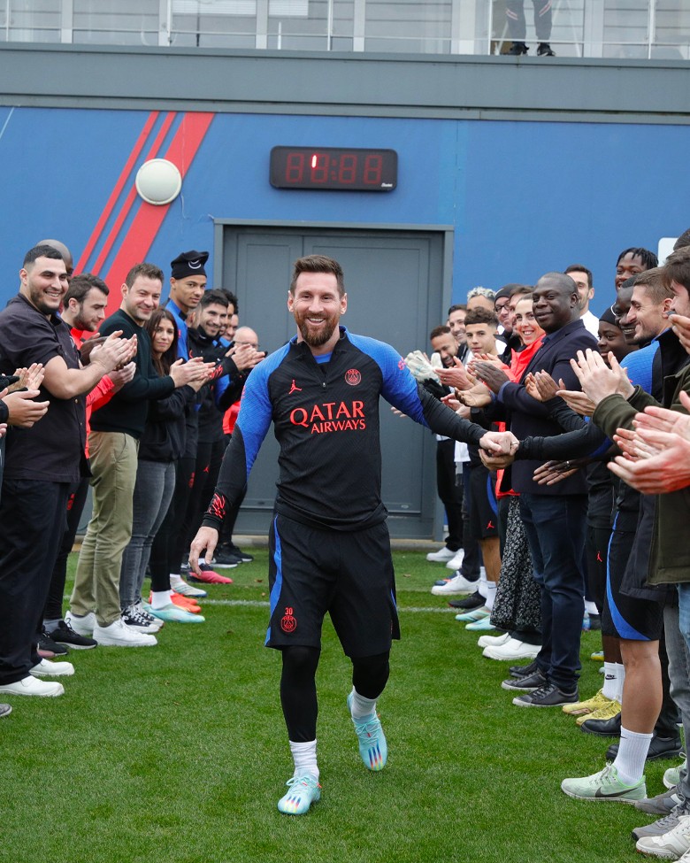 PSG cho Mbappe nghỉ phép để… vinh danh Messi - Ảnh 1