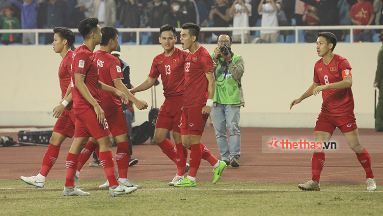 TRỰC TIẾP Việt Nam 1-0 Indonesia (H1): Tiến Linh mở tỷ số - Ảnh 7