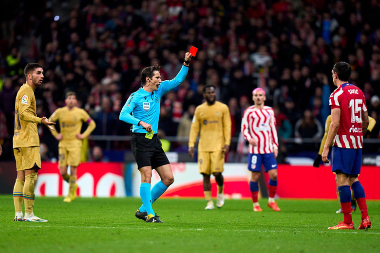 Barca kháng cáo thẻ đỏ của Ferran Torres trong trận gặp Atletico Madrid - Ảnh 1
