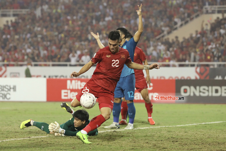 TRỰC TIẾP Việt Nam 1-0 Thái Lan: Duy Mạnh lăn xả cứu thua - Ảnh 24