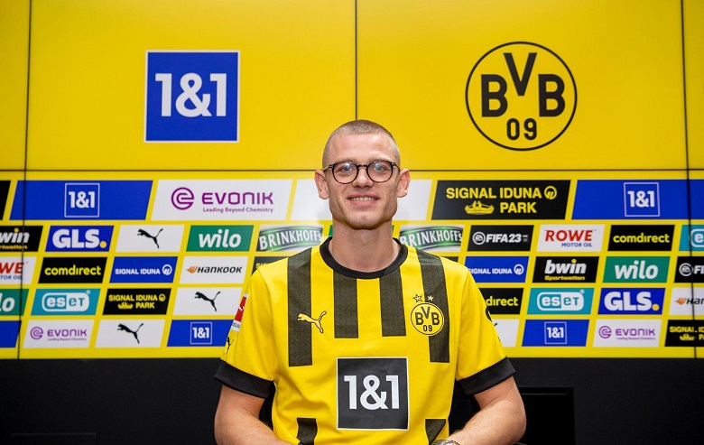 Dortmund đón tân binh trước ngày Bundesliga trở lại - Ảnh 2
