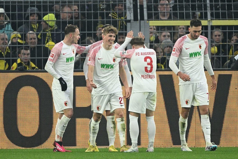 Kết quả bóng đá Dortmund vs Augsburg: Đại tiệc 7 bàn, chiến thắng nghẹt thở - Ảnh 1