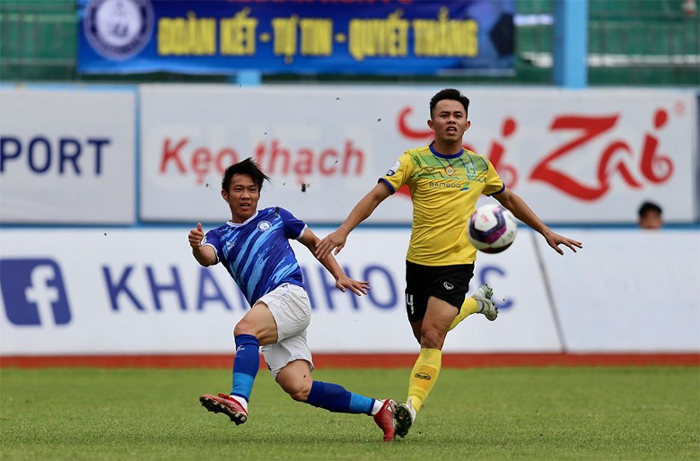 Cựu tiền vệ Lê Tấn Tài làm trợ lý cho HLV Hoàng Anh Tuấn tại U20 Việt Nam - Ảnh 2