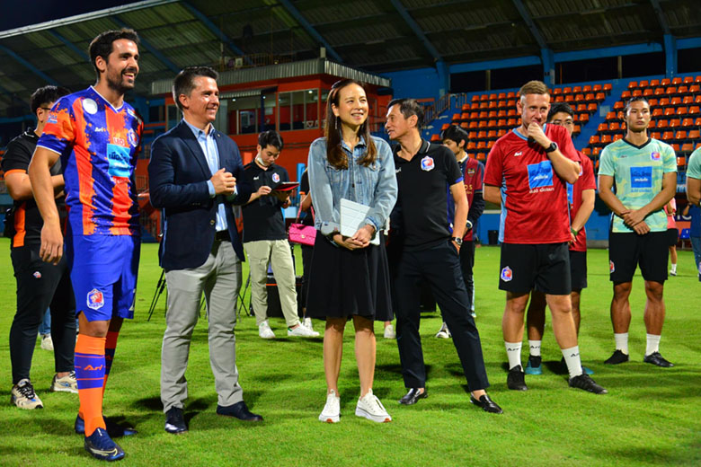 Đội bóng của Madam Pang hợp tác trao đổi cầu thủ với 'khách quen' La Liga - Ảnh 1