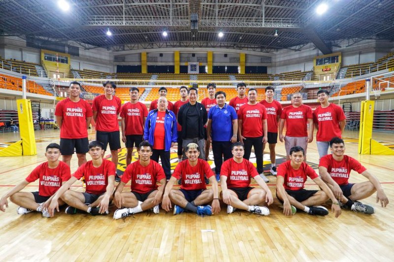 Bóng chuyền nam Philippines tập huấn nước ngoài cho SEA Games 32 sau loạt ồn ào - Ảnh 1