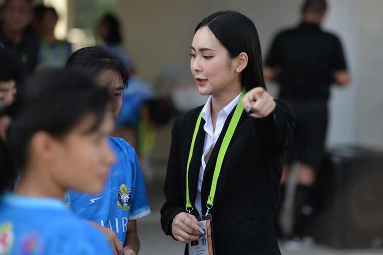 Ngắm nhan sắc tuyệt phẩm của 'Nữ thần làng bóng đá Thái Lan' - Ảnh 5