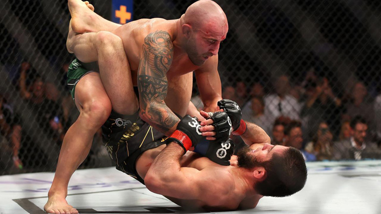 UFC 284: Makhachev nhọc nhằn thắng Volkanovski sau bảng điểm đầy tranh cãi - Ảnh 1