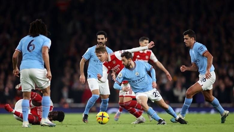 Kết quả bóng đá Arsenal vs Man City: Đôi công rực lửa, Pháo thủ mất ngôi đầu - Ảnh 1
