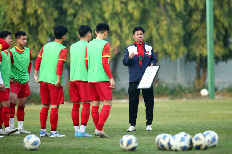 U20 Việt Nam mất nửa ngày để tới Saudi Arabia tập huấn cho VCK châu Á - Ảnh 2