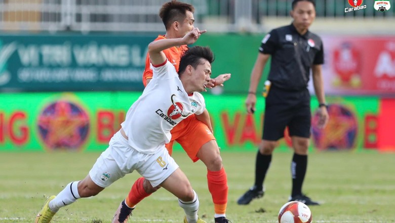 Minh Vương dính chấn thương dây chằng khớp gối ở trận HAGL hoà CAHN FC - Ảnh 1