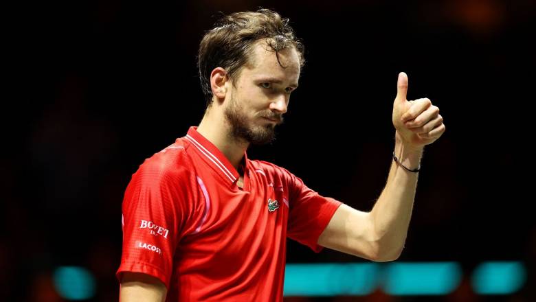 Medvedev ngược dòng hạ Sinner, vô địch Rotterdam Open 2023 - Ảnh 2