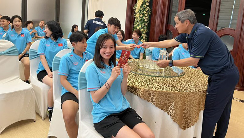 Huỳnh Như vắng mặt, Thùy Trang làm đội trưởng ĐT nữ Việt Nam - Ảnh 1