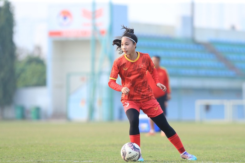Chiêm ngưỡng nhan sắc vạn người mê của đội trưởng ĐT U20 nữ Việt Nam - Ảnh 14
