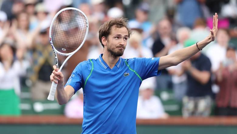 Medvedev nén đau loại Zverev sau 2 loạt tie-break cân não - Ảnh 1