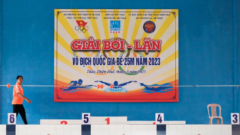 Kình ngư 17 tuổi Võ Thị Mỹ Tiên giành 9 HCV tại giải bơi VĐQG bể 25m - Ảnh 2