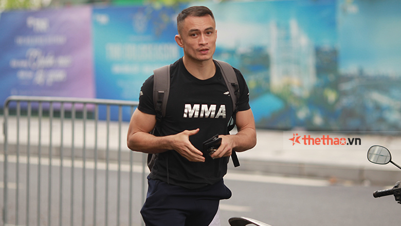 Nguyễn Văn Kamil đi xe cà tàng đến nhà thi đấu trước giờ thượng đài Lion Championship - Ảnh 1