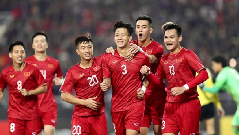 Bảng xếp hạng FIFA tháng 4/2023: ĐT Việt Nam tăng hạng dù không thi đấu - Ảnh 1