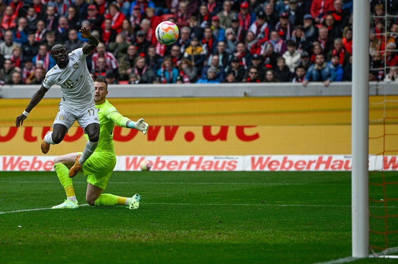 Kết quả bóng đá Freiburg vs Bayern Munich: Nhọc nhằn 'đòi nợ', giữ vững ngôi đầu - Ảnh 1