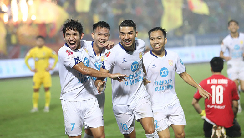 Kết quả bóng đá Nam Định vs SLNA: Hồng Duy mang về ngôi đầu - Ảnh 2