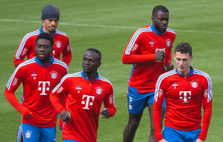 Mane hóa giải khúc mắc với Sane, được 'tái hòa nhập cộng đồng' ở Bayern Munich - Ảnh 1