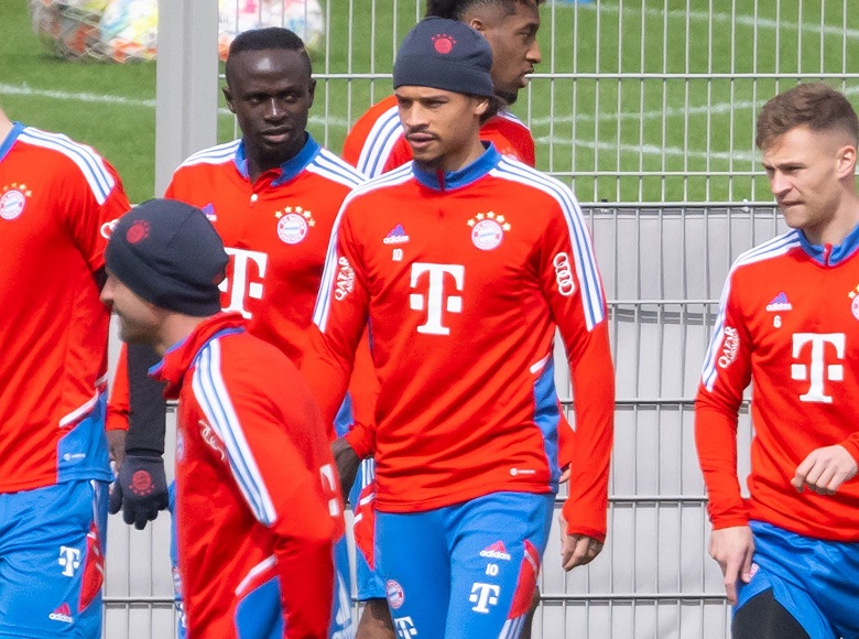 Sane đích thân xin sếp Bayern Munich ‘giơ cao đánh khẽ’ với Mane - Ảnh 1