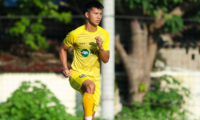 Cựu cầu thủ U23 Việt Nam bị Bình Phước thanh lý hợp đồng vì khiến đội nhà bị thổi 11m - Ảnh 2